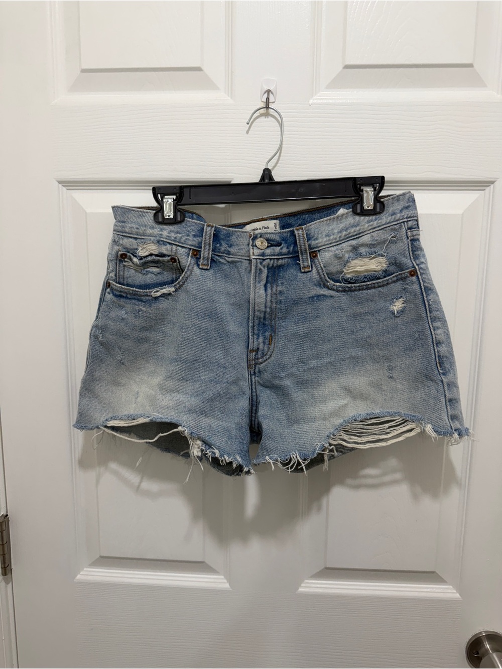 Abercrombie & Fitch Mid-Rise Boyfriend Short